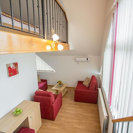 Apartments And Rooms Millennium Ogulin Esterno foto
